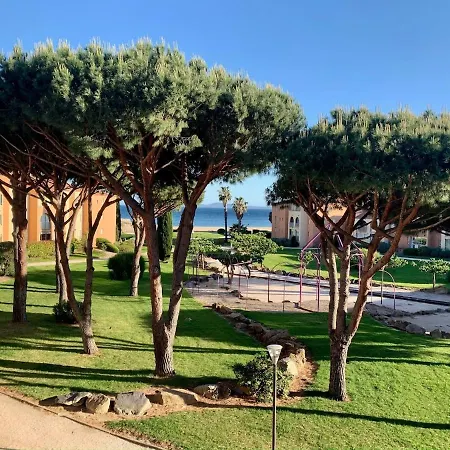 L Eden Croisette Nid Douillet En Bord De *